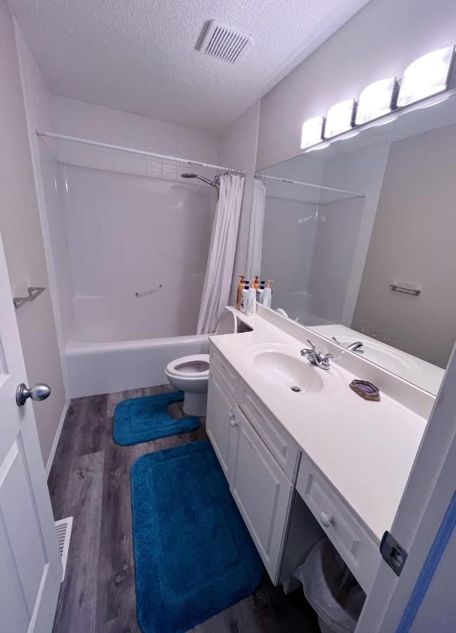 Best Garden House&3 Mins Bus Station Close C-Train&Free Parking YYC 외부 사진