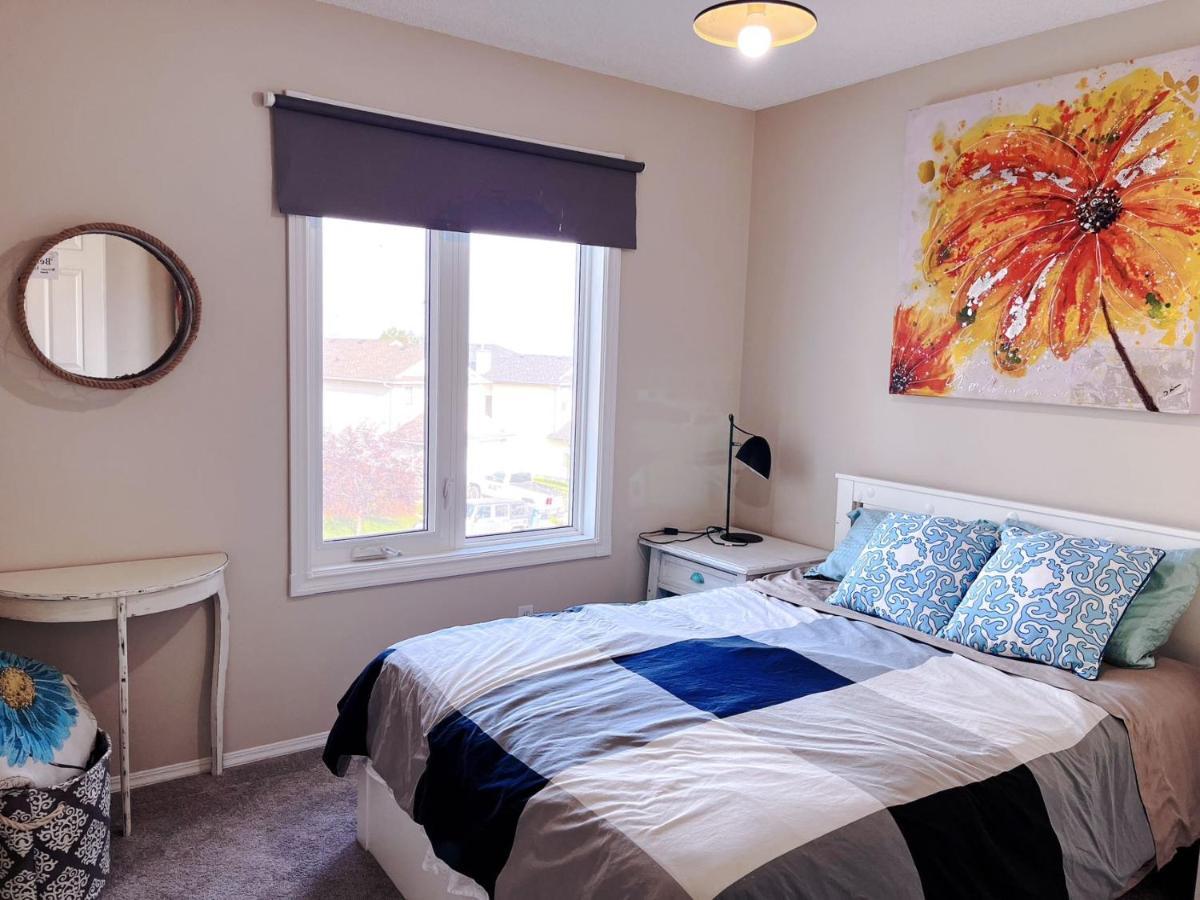 Best Garden House&3 Mins Bus Station Close C-Train&Free Parking YYC 외부 사진
