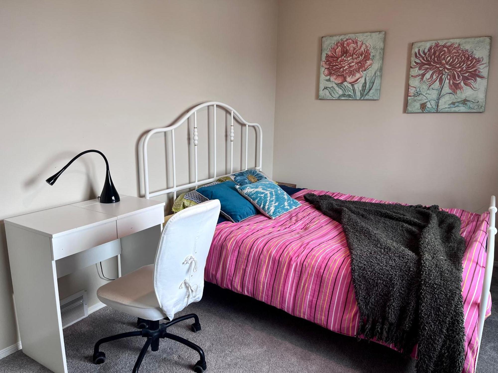 Best Garden House&3 Mins Bus Station Close C-Train&Free Parking YYC 외부 사진
